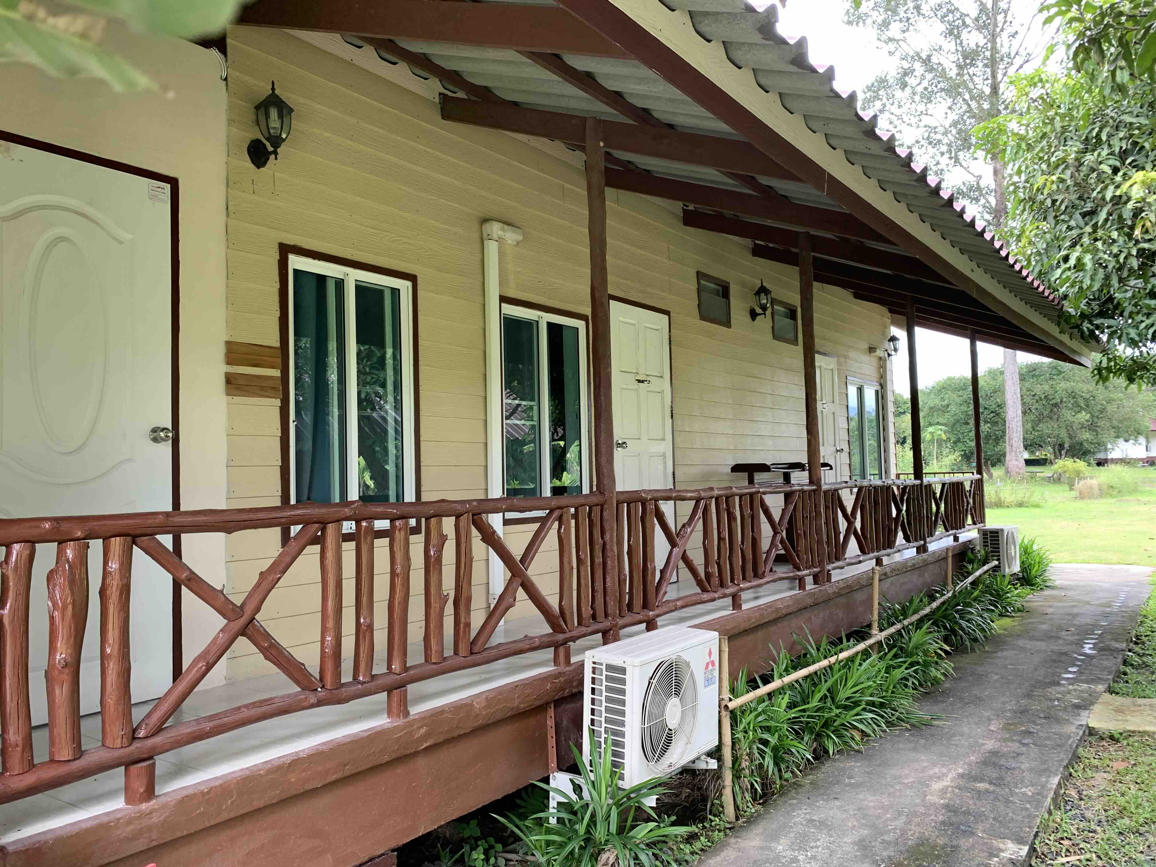 ห้องบัวชมพู บ้านสวนสายสมร ที่พักนครนายก