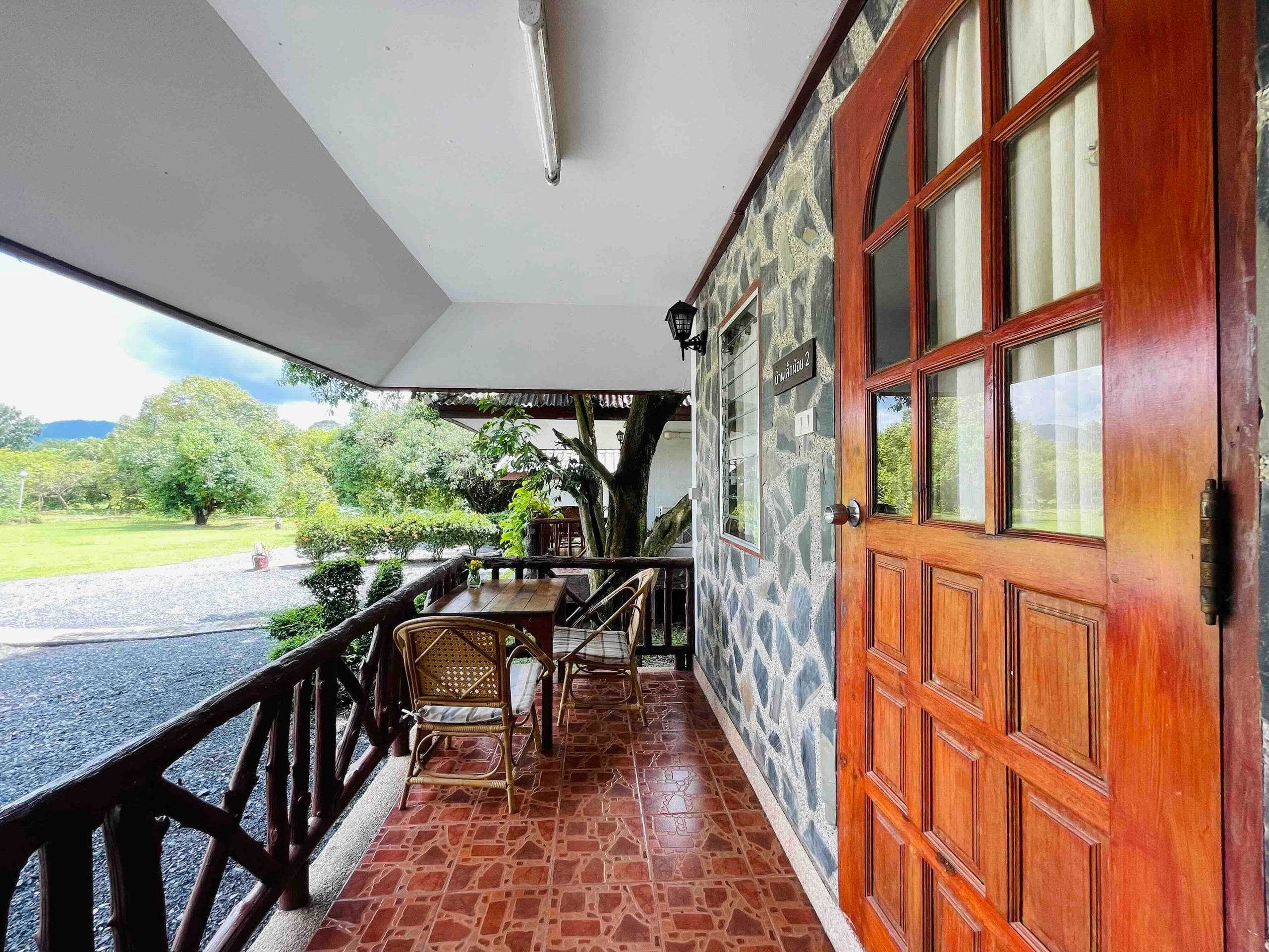 บ้านเล็กน้อย บ้านสวนสายสมร ที่พักนครนายก